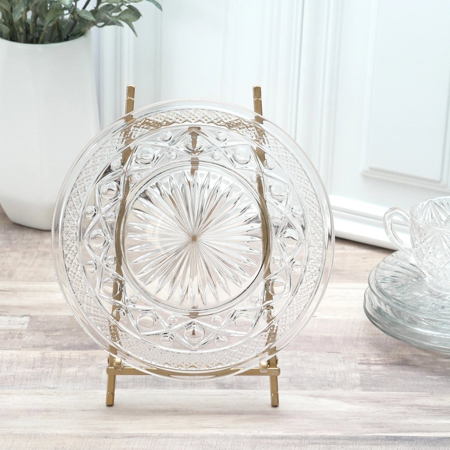 9" Gold Satin Metal Easel
