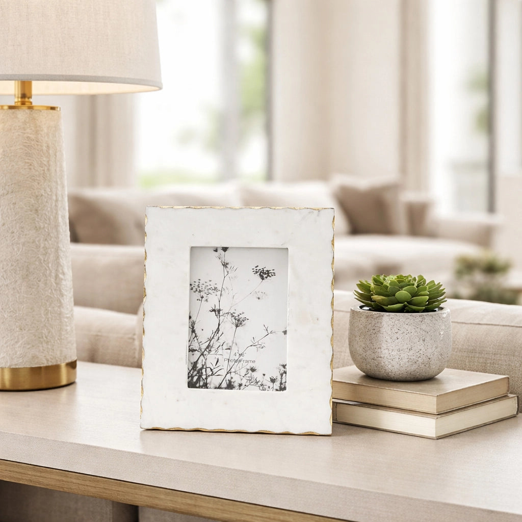 White Marble Photo Frame w/ Gold Jagged Edges