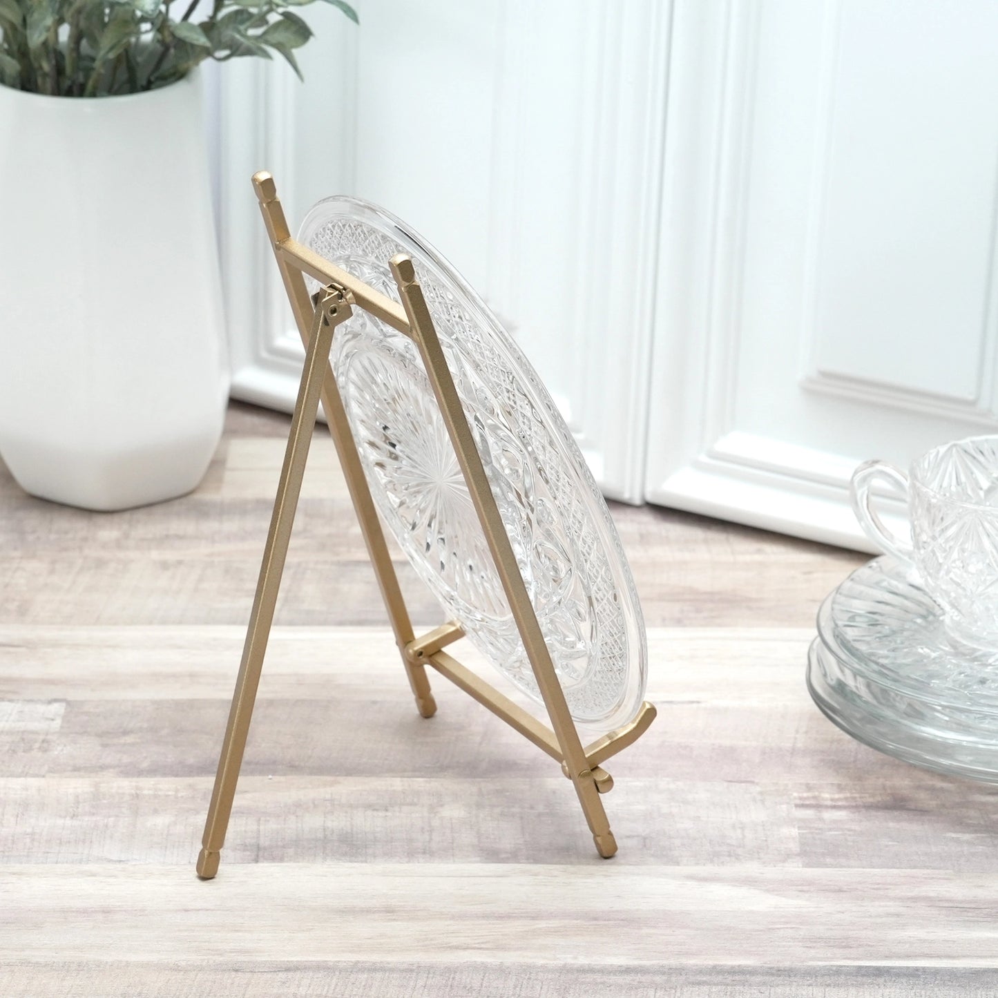 9" Gold Satin Metal Easel