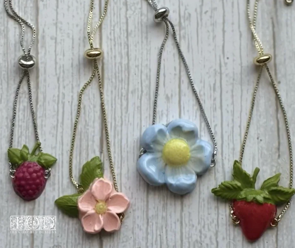 Wild Berries 6x10 IOD Mould by Iron Orchid Designs