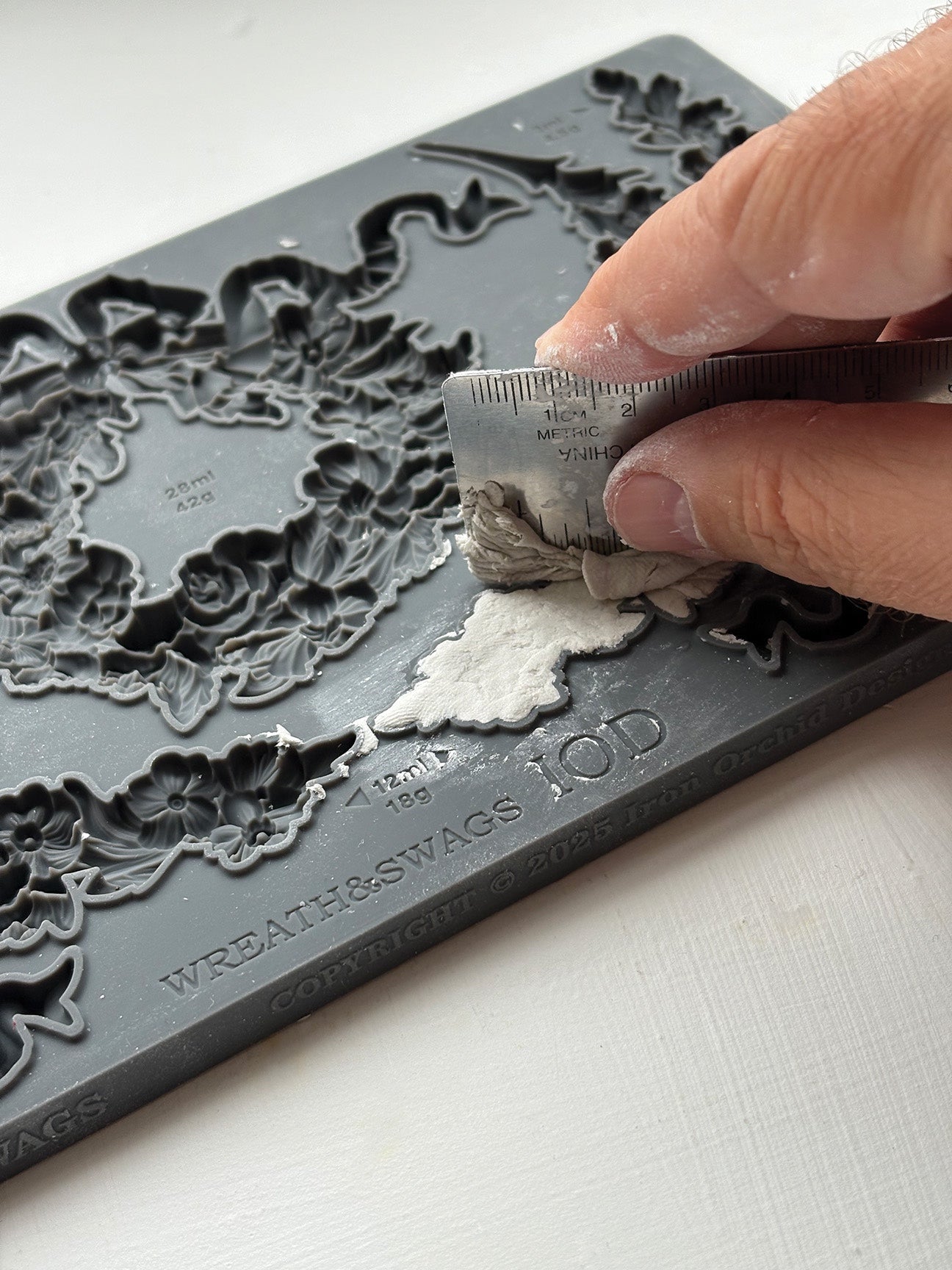Wreath & Swags 6x10 IOD Mould by Iron Orchid Designs