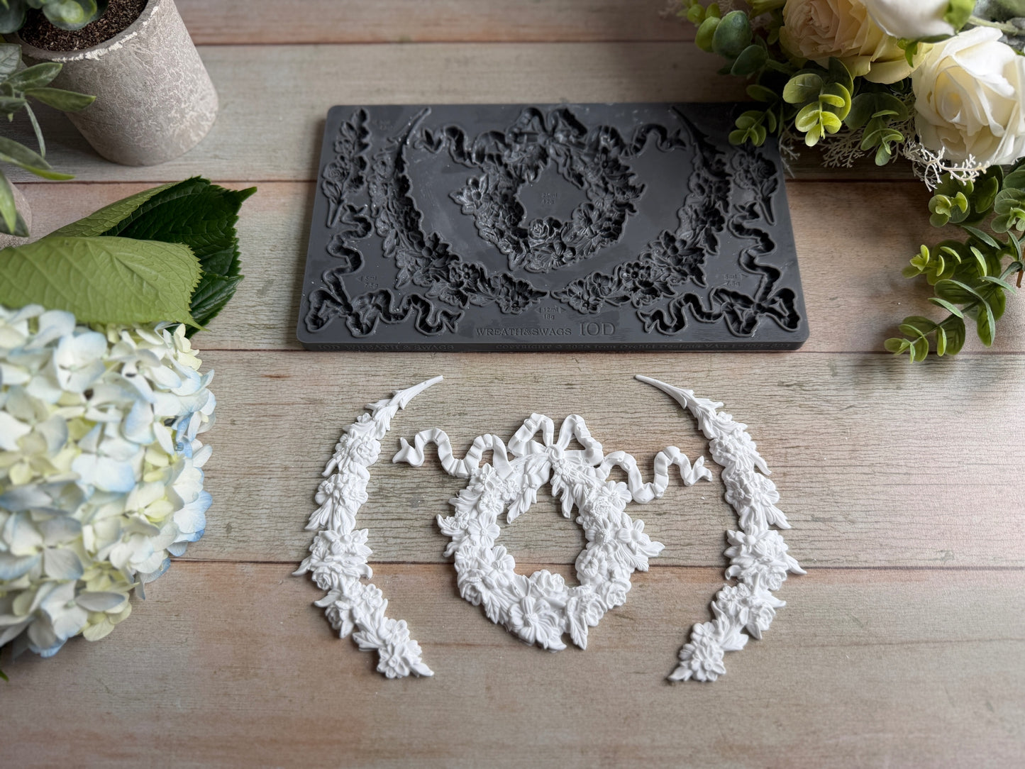 Wreath & Swags 6x10 IOD Mould by Iron Orchid Designs